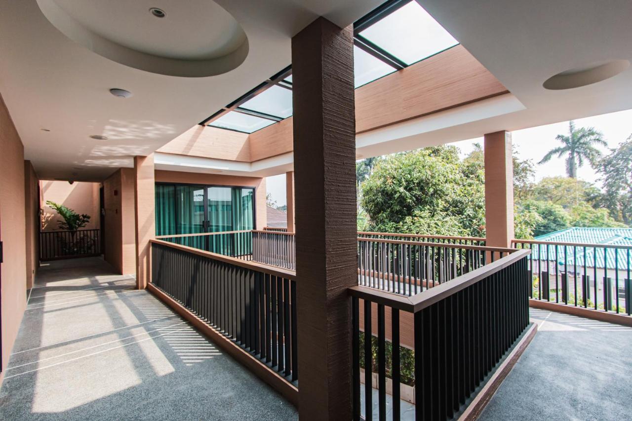 Rachabhura Hotel Ratchaburi エクステリア 写真